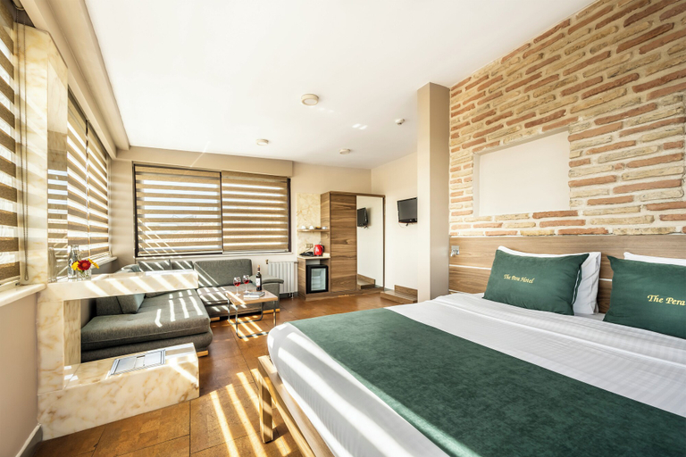 Bedroom 3, The Pera Hotel, Beyoğlu