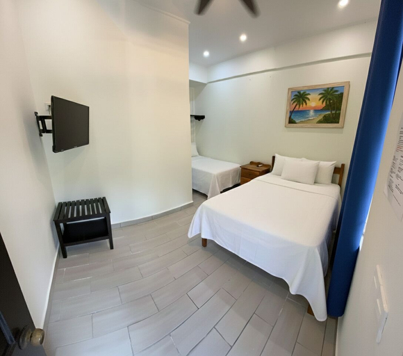 Bedroom 2, Serenade Hotel