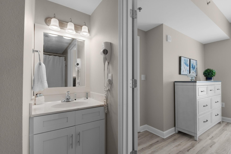 Bathroom 3, Shores of Panama 426, Bay