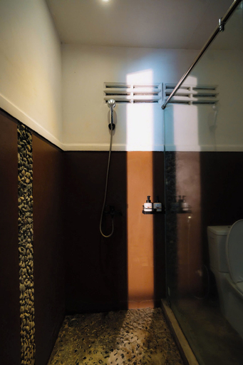 Bathroom 5, Whale Island Resort, Van Ninh