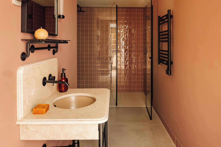 Bathroom 5, Locke de Santa Joana, Lisbon