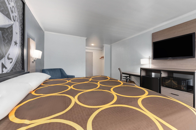 Bedroom 3, Super 8 by Wyndham Fort Worth Entertainment District, Fort Worth