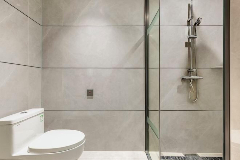 Bathroom 3, Chuanyu Huisen Hotel, Baise