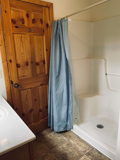 Bathroom 3, Sunset on the Bay, Sawyer