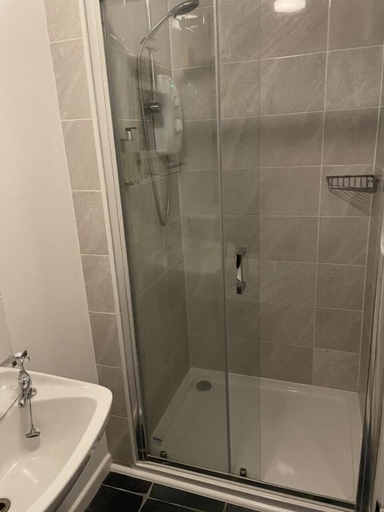 Bathroom 3, The Lamb Inn, Wiltshire