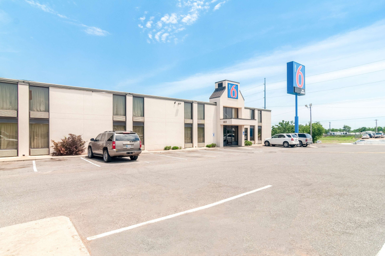 Exterior & Views 2, Motel 6 Oklahoma City, OK - South, Oklahoma