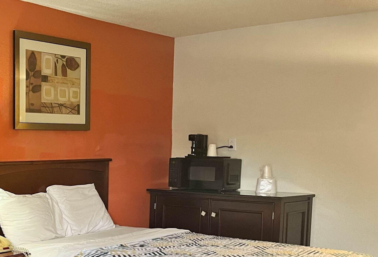 Bedroom 2, Studio 6 Suites Dayton, Oh - Englewood, Montgomery