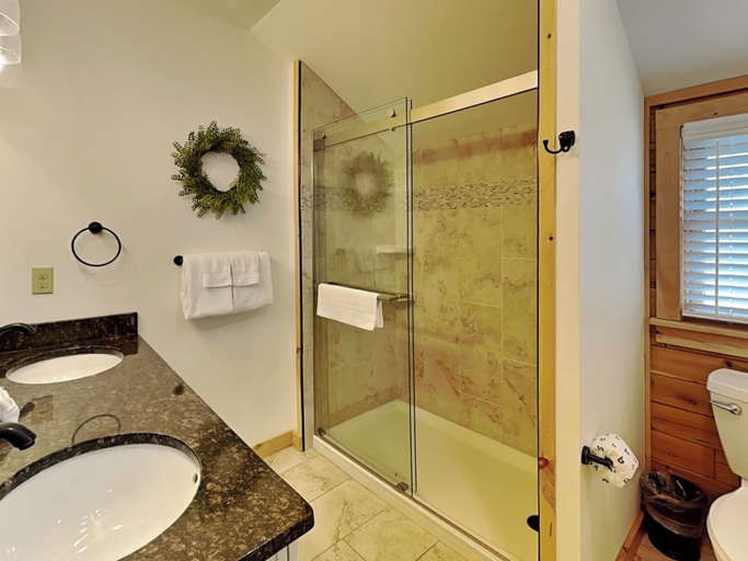 Bathroom 4, Moonlight Ridge by Taylor Made Deep Creek, Garrett