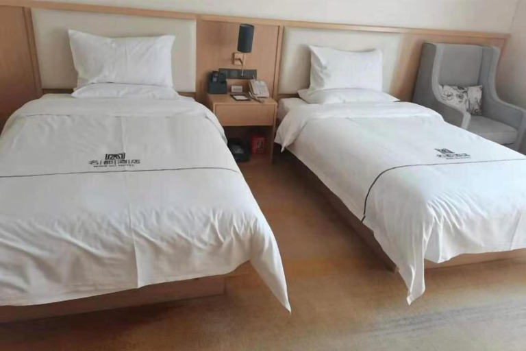 Bedroom 3, Mingdu Hotel, Luohe