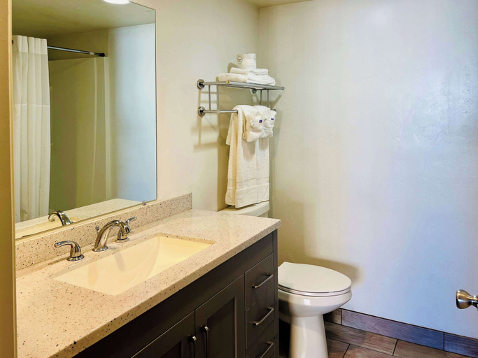 Bathroom 3, Studio 6 Sierra Vista, AZ – Fort Huachuca, Cochise