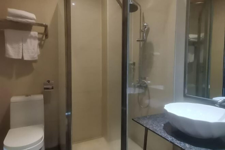 Bathroom 4, Huangguang Holiday Hotel, Jiangmen
