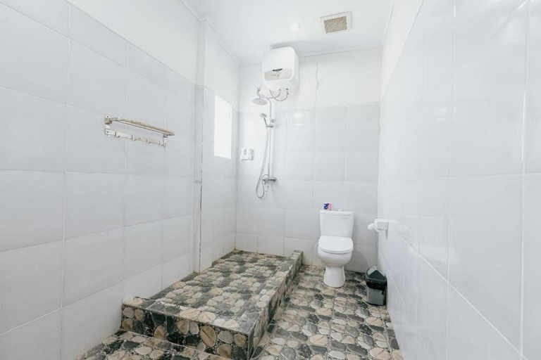 Bathroom 5, Ocean Villa Dive Resort - Tulamben, Karangasem