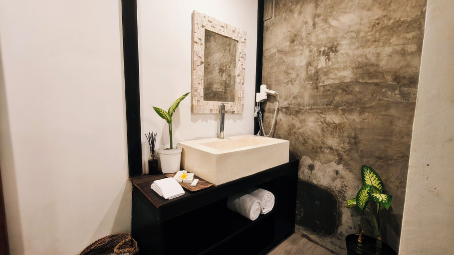 Bathroom 4, Pondok Baruna Frangipani Resort, Klungkung