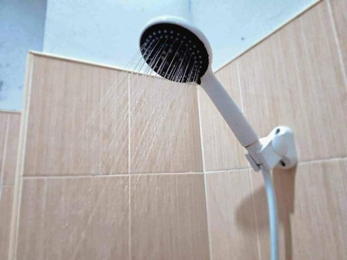 Bathroom 3, Banchahomm Guesthouse 1, Batong