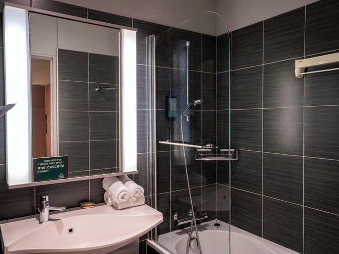 Bathroom 3, B&B HOME Caen Centre Gare, Calvados