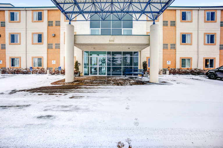 Exterior & Views 2, Motel 6 Red Deer, AB, Division No. 8