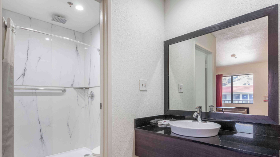 Bathroom 4, Motel 6 Fremont South, Alameda