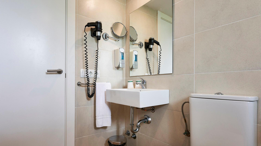 Bathroom 4, Globales Los Delfines, Baleares