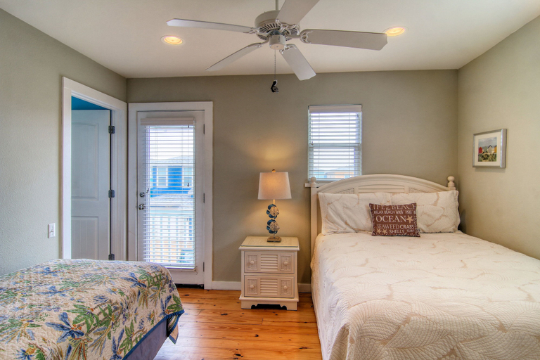 Bedroom 2, The Ohana Hut by Silver Sands Vacation Rentals, Nueces