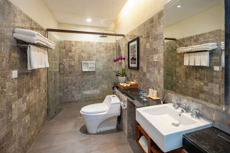 Bathroom 4, Ramayana Candidasa Beach Resort, Karangasem