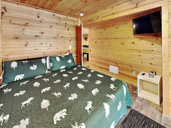 Bedroom 3, Lakestar Chalet by Taylor Made Deep Creek, Garrett
