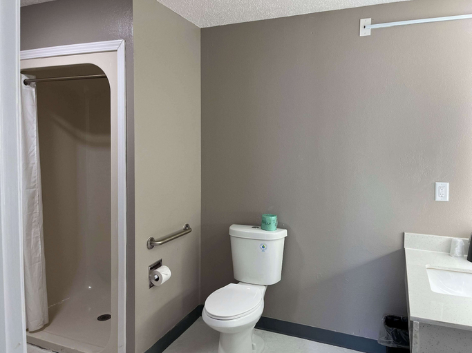 Bathroom 4, Studio 6 Suites - Lafayette, IN, Tippecanoe