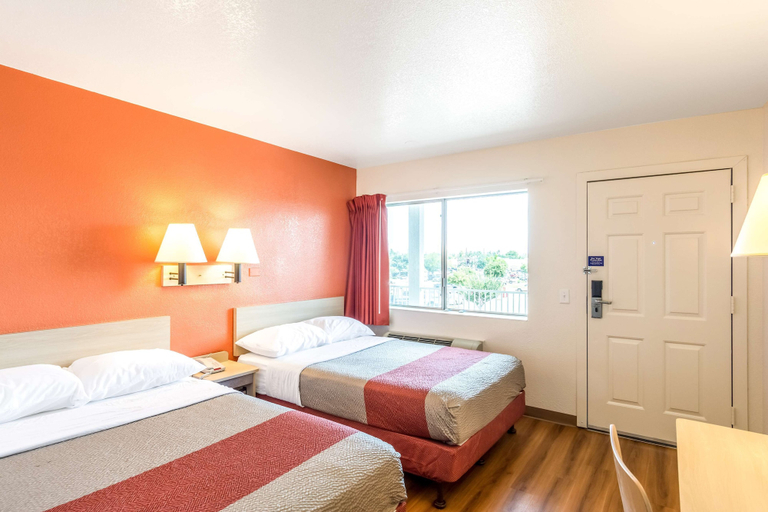 Bedroom 3, Motel 6 Redding, CA - Central, Shasta