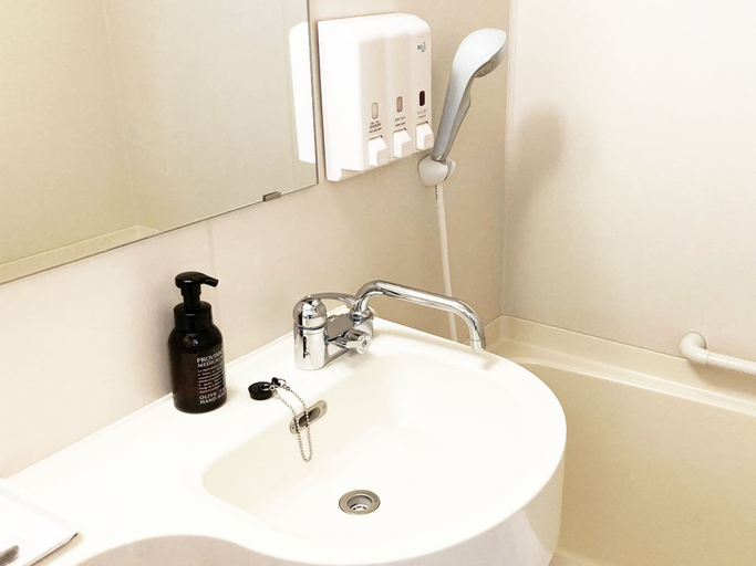 Bathroom 4, Toyoko Inn Toyama Station Sinkansen 1, Toyama
