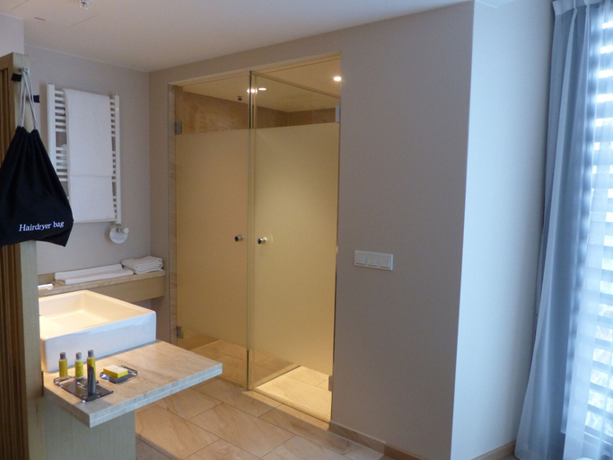 Bathroom 4, Delta Hotels Frankfurt Offenbach, Offenbach am Main