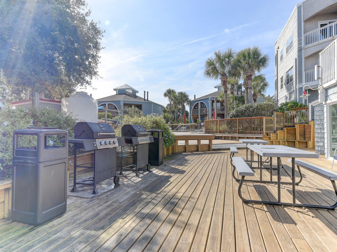 Food & Drinks, Hibiscus 101-D by Distinctive Beach Rentals, Saint Johns