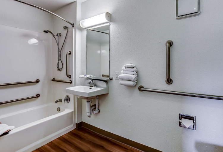 Bathroom 4, Motel 6 Coos Bay, Coos