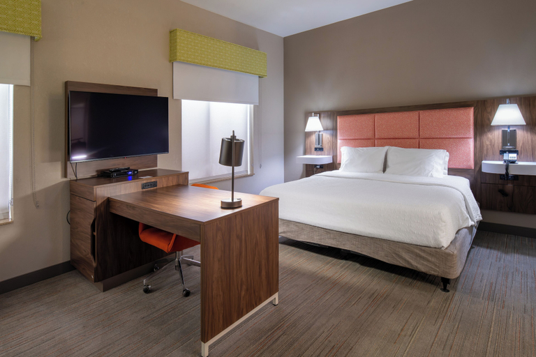 Bedroom 3, Hampton Inn Omaha West-Lakeside, Douglas