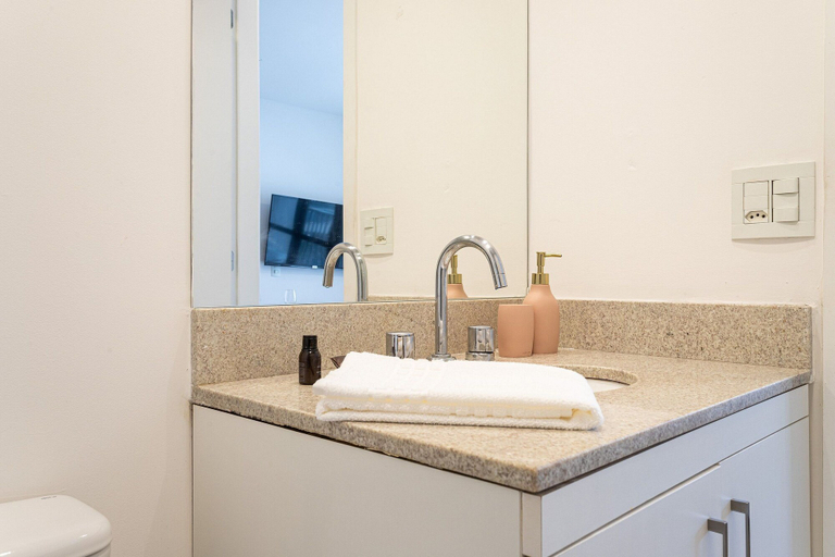Bathroom 4, Aurora Paulistana by Viva - Prédio completo a passos do Metrô República, São Paulo