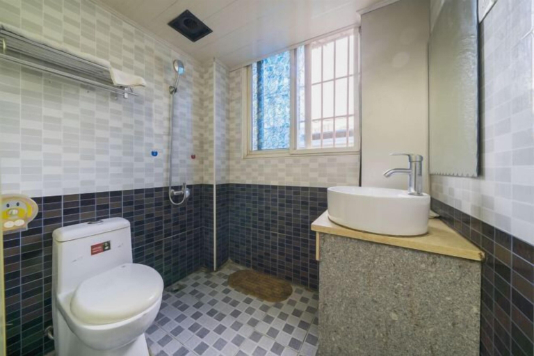 Bathroom 5, Cangzhou Innovation Hotel (Cangzhou West Railway Station Star School Branch), Chenzhou
