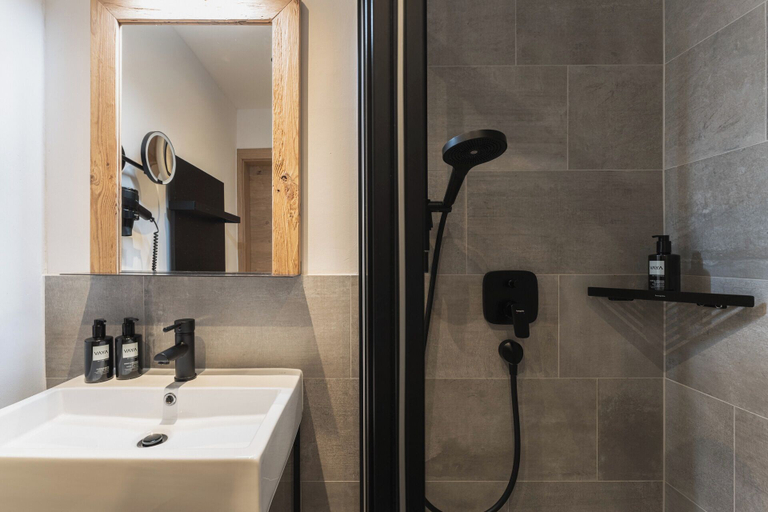 Bathroom 5, VAYA Achensee, Schwaz