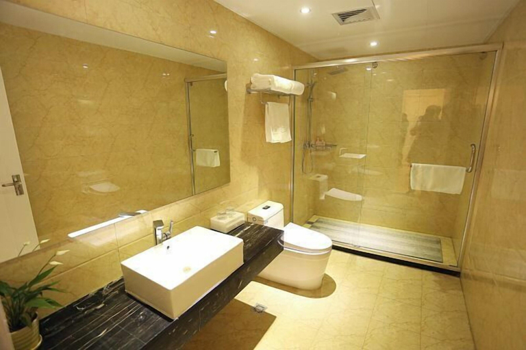 Bathroom 3, Luoyang Hotel (Wanda Plaza Guangzhou Market Branch), Luoyang