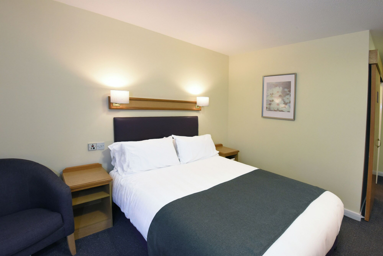 Bedroom 3, The Mount By Greene King Inns, Wigan