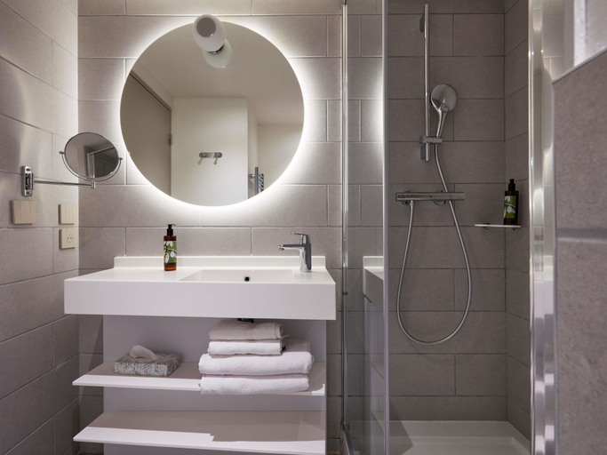 Bathroom 5, Aparthotel Adagio Toulouse Centre La Grave, Haute-Garonne