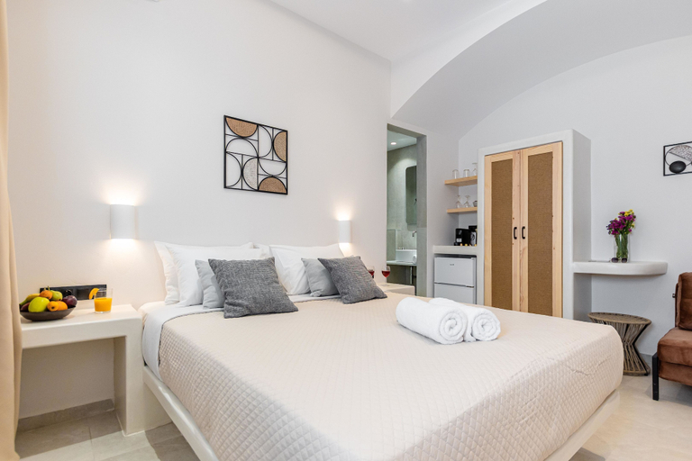 Bedroom 4, Adama's Suites Naxos, South Aegean