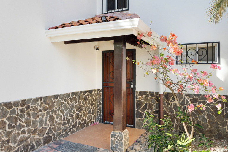 Others 5, Spacious Home w/ Private Pool & Covered Patio Near the Beach, Santa Cruz
