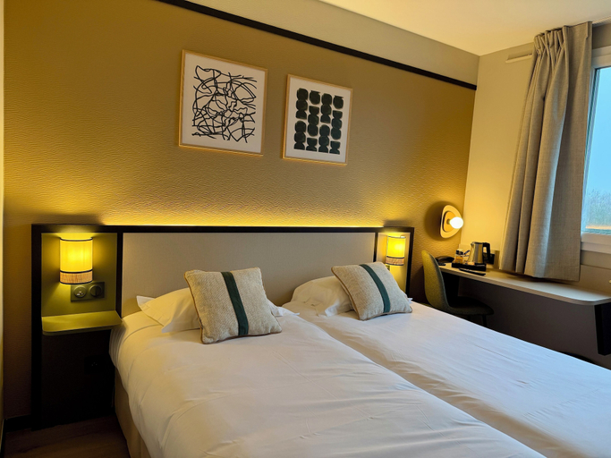 Bedroom 3, Brit Hotel Saint-Méen-le-Grand en Brocéliande, Ille-et-Vilaine