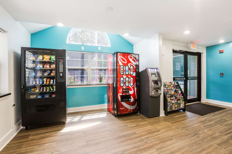 Food & Drinks 5, Motel 6 Smyrna, GA - Atlanta, Cobb