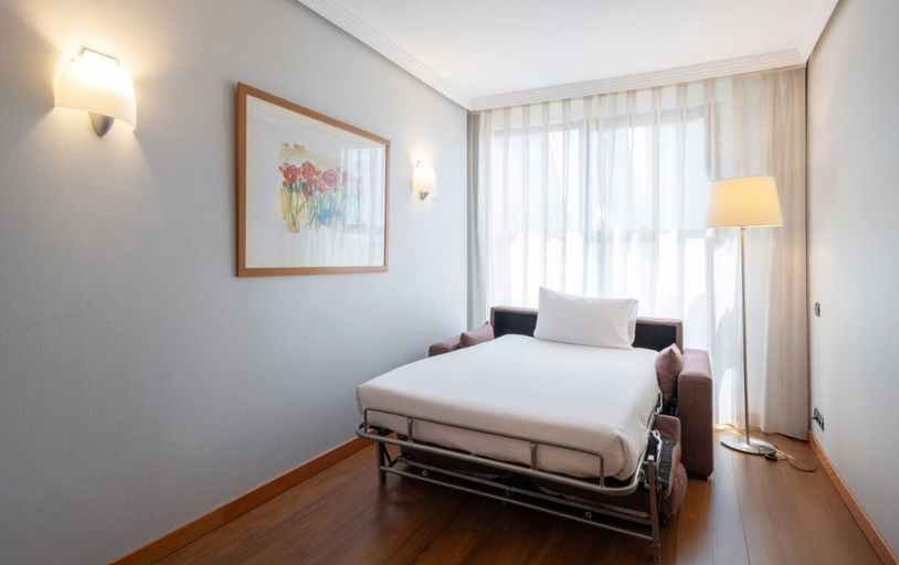 Bedroom 2, Hotel Exe Plaza, Madrid
