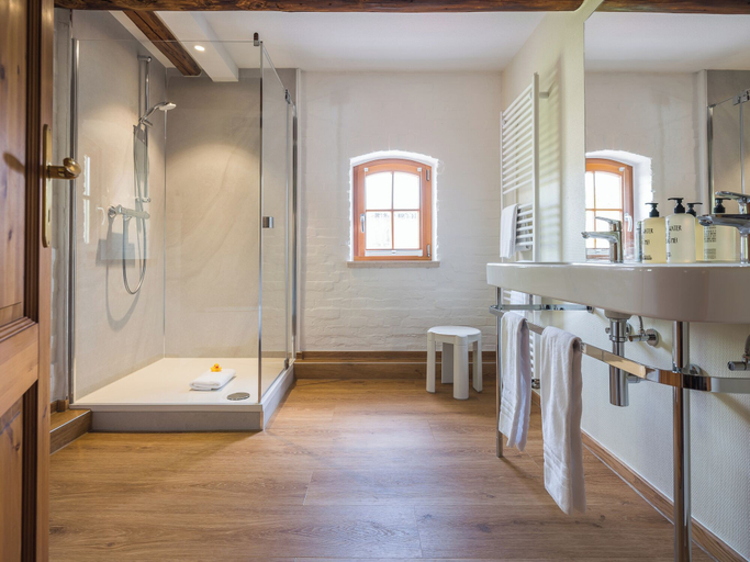 Bathroom 5, Tides Boutique Hotel, Aurich