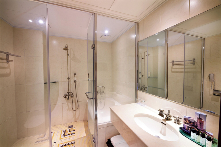 Bathroom 4, Shangrila Boutique Hotel, Yilan