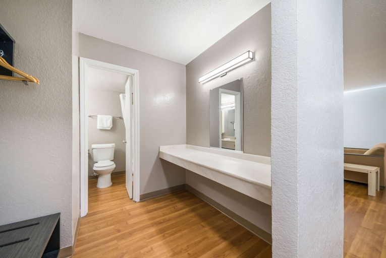 Bedroom 3, Studio 6 Laredo, TX - North I-35, Webb