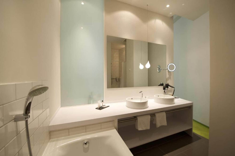 Bathroom 5, Wyndham Garden Berlin Mitte, Berlin