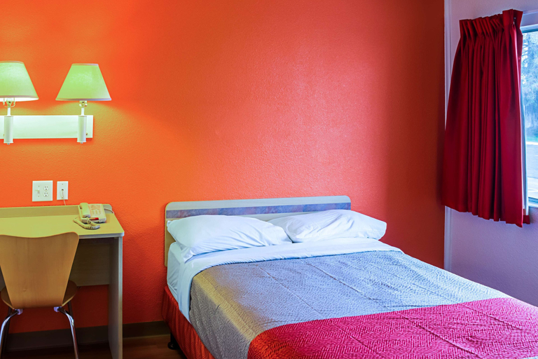 Bedroom 4, Motel 6 Porterville, CA, Tulare