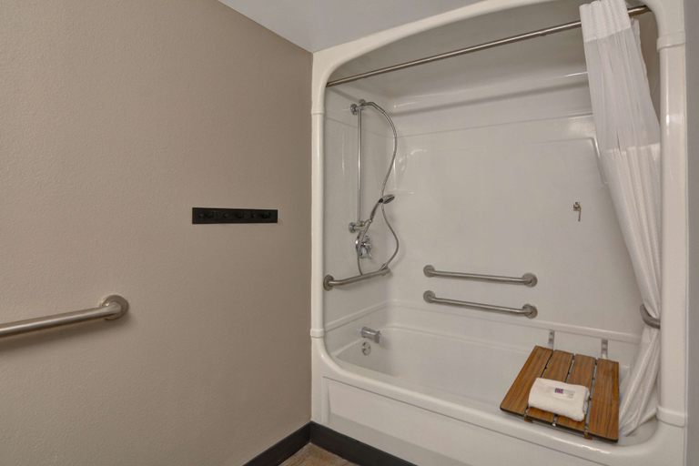 Bathroom 4, Studio 6 Extended Stay - Jacksonville, FL - Baymeadows, Duval