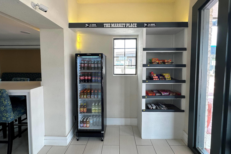 Food & Drinks 4, Baymont by Wyndham Nacogdoches Near University, Nacogdoches